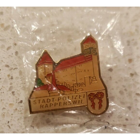 Vintage Pin Lot of 22 Lapel Hat Canada Ski Fraternity Molson Beer Sun Valley - Picture 9 of 12